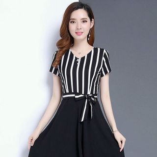 Đầm xòe phối sọc tùng đen