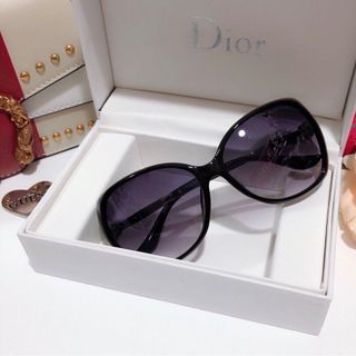 mắt kính nữ hoa