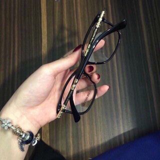 kính cận gọng tròn