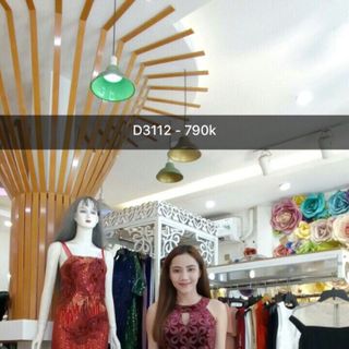 Đầm dạ hội cổ yếm