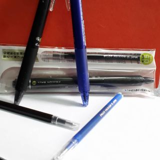 Bút Bi xóa được Nhật Bản