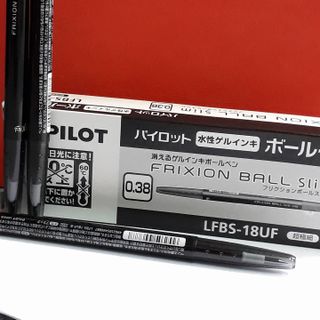 Bút Bi xóa được Nhật Bản