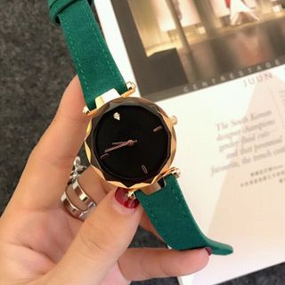 Đồng hồ nữ vành đai lượn