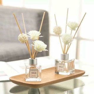 Tinh dầu thơm kèm hoa khuếch tán