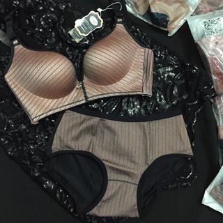Bộ đồ lót Quảng Châu