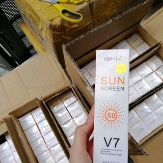 xịt chống nắng Sun SCREEN V7 xịn giá sỉ