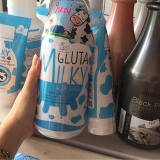Sữa Tắm Milky Gluta Thái Lan Tặng kèm Sữa Rửa Mặt giá sỉ