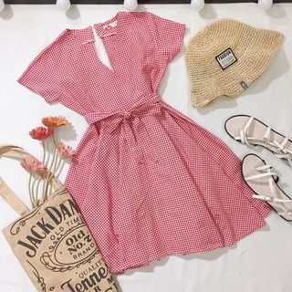 đầm caro xoè cột eo