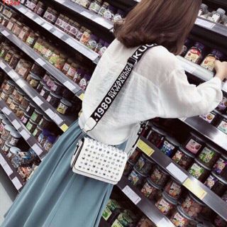 túi xách tiền đinh