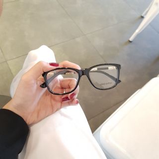Mắt kính cận