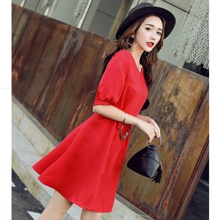 Đầm voan xòe cổ tim đỏ