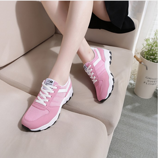 Giày sneaker BW1672