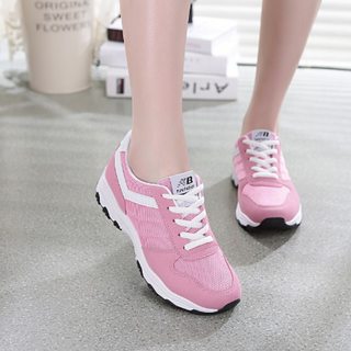 Giày sneaker BW1672