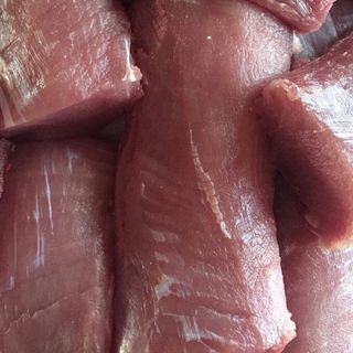 thihtj lợn hun khói