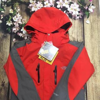 áo khoác đỏ pha TNF