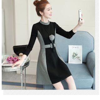 Đầm dạ phối tay len