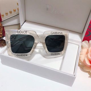 mắt kính gọng vuôngg