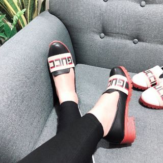 giày moi do tiểu thư