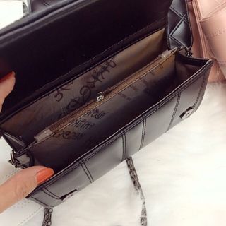 ví cầm tay có quai đeo dây đeo