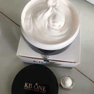 kem body ngày và đêm kbone