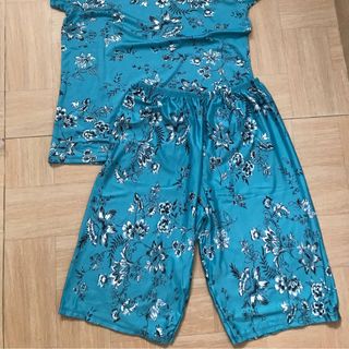 bán nguyên lô quần áo lộn xộn