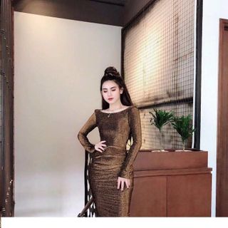Đầm body tay dài đổ lưng sang chảnh