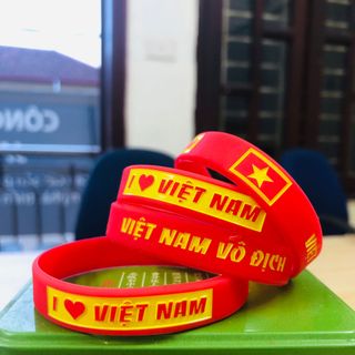 Vòng tay cao su bóng đá Việt Nam vô địch