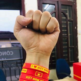 Vòng tay cao su bóng đá Việt Nam vô địch