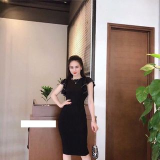 Đầm body tay bèo kết hạt ngọc trai sang chảnh