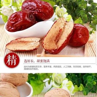 Táo đỏ kẹp óc chó