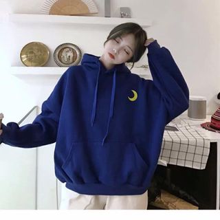 Áo hoodie in mặt trăng