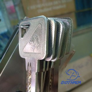 Khóa tay gạt Jeely 2T6