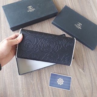 ví cầm tay
