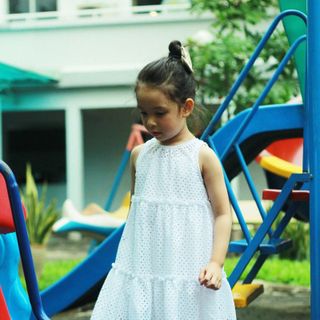 Đầm suông ren lỗ màu trắng cho bé gái HIKARI-1 xinh xắn đáng yêu