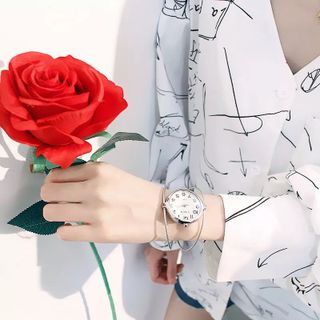 Đồng hồ dạng lắc tay nữ 2 màu