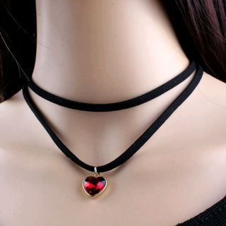 Dây chuyền mẫu mới giá sỉ 15k bao gồm dây và mặt hàng y hình nhé