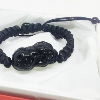 Vòng tay Tỳ hưu đen tết dây đen đẹp và thời trang