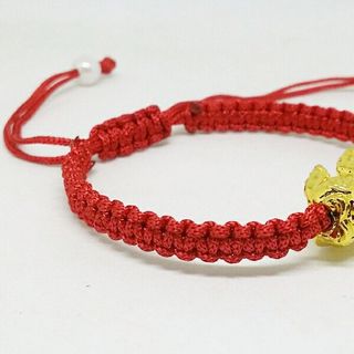 Vòng tay Tỳ hưu dây đỏ may mắn bán sỉ Đan dẹt