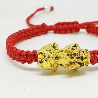Vòng tay Tỳ hưu dây đỏ may mắn bán sỉ Đan dẹt