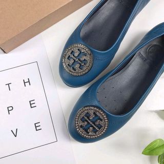 Giày bệt mũi tròn đính khóa có thun hậu giữ gót