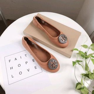 Giày bệt mũi tròn đính khóa có thun hậu giữ gót