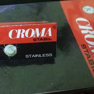 Dao cạo Croma - Premium - Hộp 200c