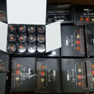 tẩy da chết môi Mỹ xịn