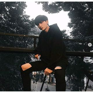 HOODIE TRƠN UNISEX BASIC ĐEN