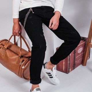 QB5818 Quần bò đen xước nhẹ kèm xích