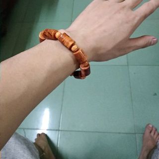 vòng phong thuỷ gỗ huyết long kiểu trúc 12ly