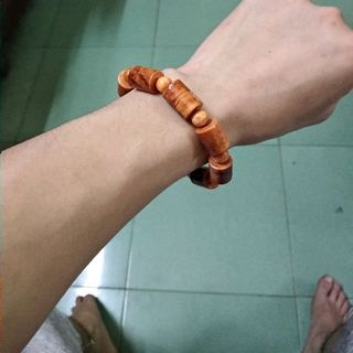 vòng phong thuỷ gỗ huyết long kiểu trúc 12ly