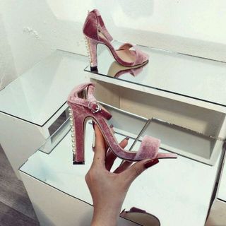 Sandal cao 9p gót đính ngọc trai