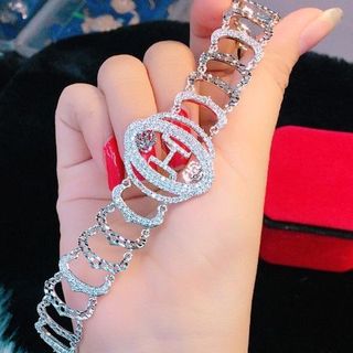 LẮC TAY CHỮ H MÀU TRẮNG