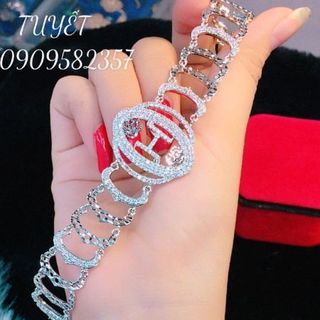 LẮC TAY CHỮ H MÀU TRẮNG